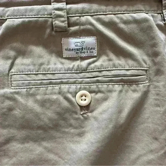 VINEYARD VINES CLUB mens khaki shorts Size 40 - Picture 5 of 6